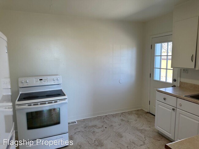 Building Photo - 2 br, 1 bath House - 11549 Frederick Street