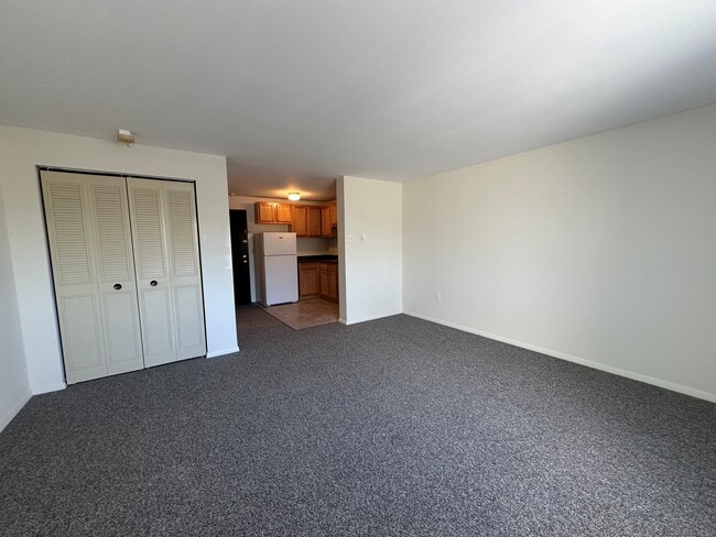 Building Photo - Hilltop Garden Apartments