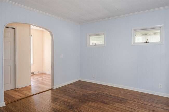 Building Photo - 70 Brentwood St