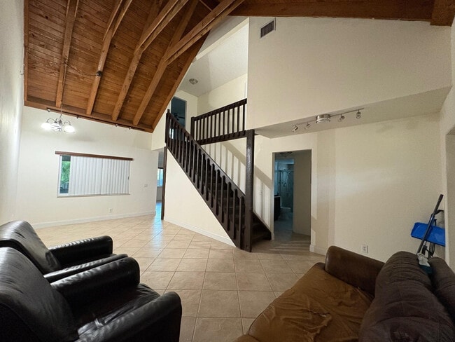 Foto del edificio - 191 NE 6th Ct