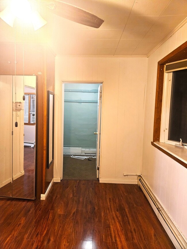 Building Photo - 289 Nagle St