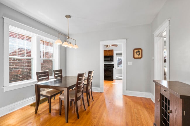 Foto del edificio - 5504 Itaska St