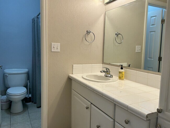 Foto del edificio - Spacious 2 Bedroom Fort Collins Condo - Available Now