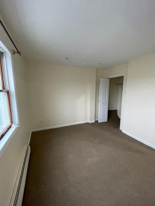 Building Photo - 6040 55th Dr