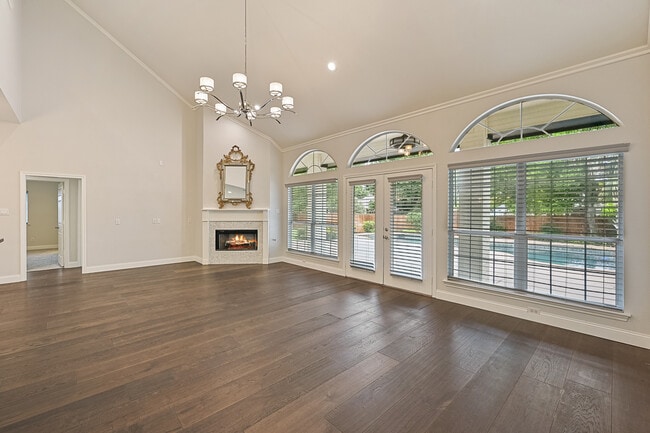 Photo - 711 Saratoga Dr House