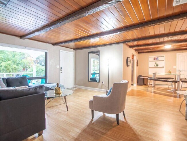 Foto del edificio - 1245 Catalpa Ln