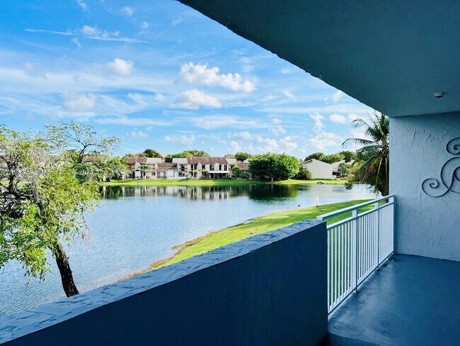 Foto del edificio - 9359 Fontainebleau Blvd