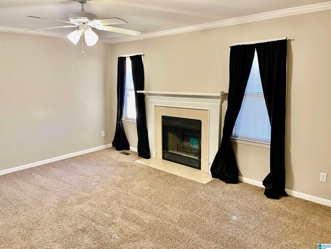 Foto del edificio - 5319 Whisper Wood Dr