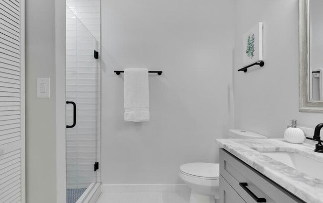 Building Photo - 210 Varnum St NW