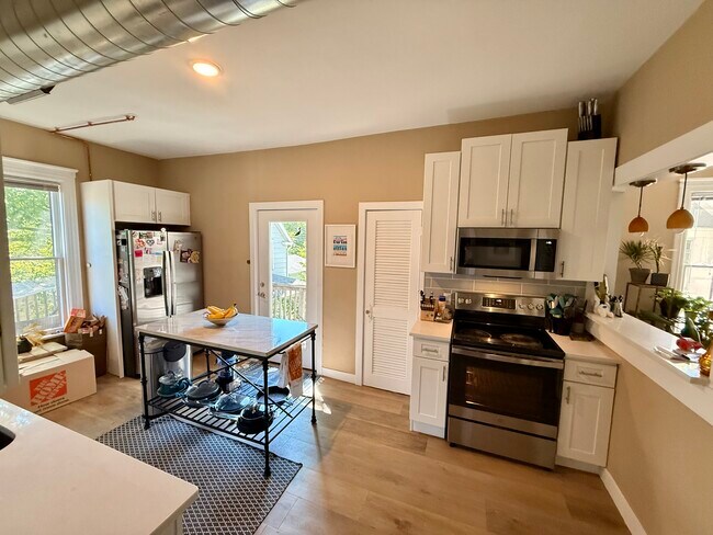 Cocina - 1327 Jefferson St NE
