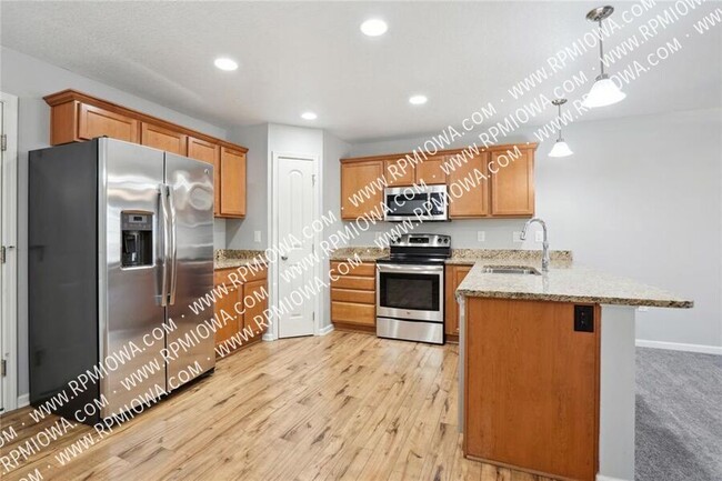 Foto del edificio - 705 Cypress Pl