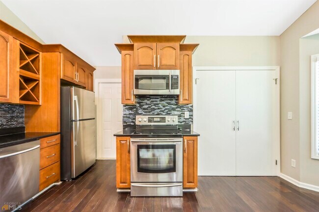 Building Photo - 1816 Amber Ct