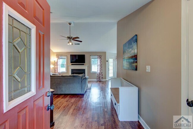 Foto del edificio - 1270 Katie Ln