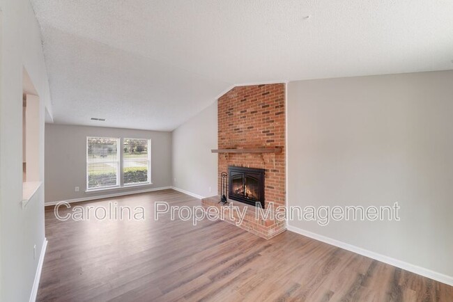 Building Photo - 8539 Glenway Ct