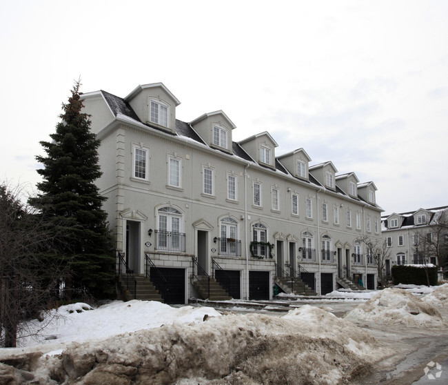 Building Photo - The Courts of Richmond Hill