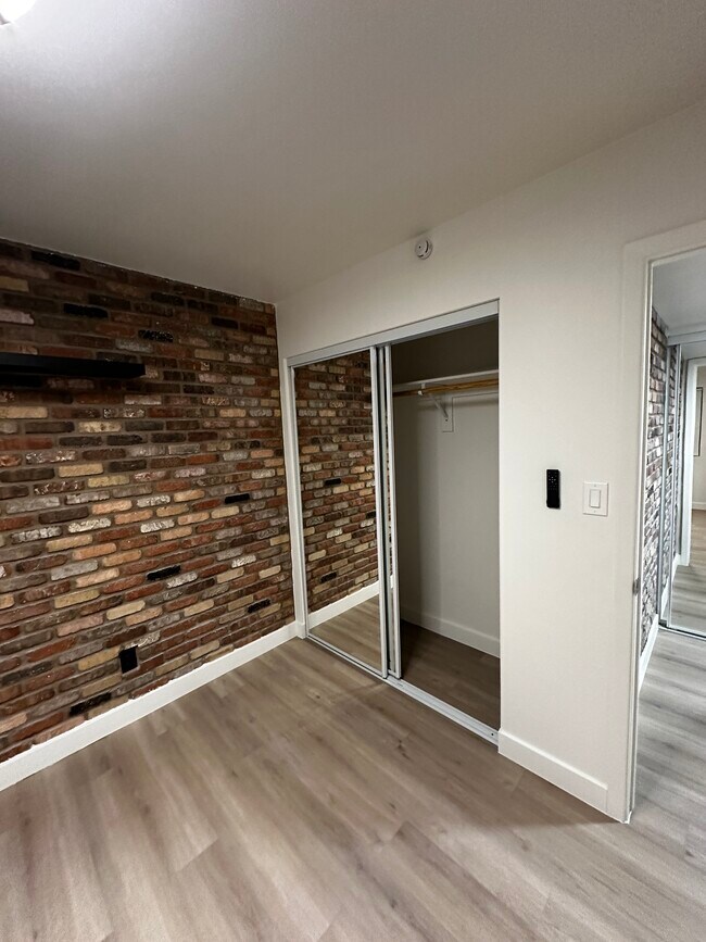 Foto del edificio - 1145 W Tulane Dr