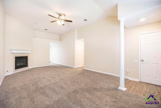 Foto del edificio - 83 Hamilton Woods Dr