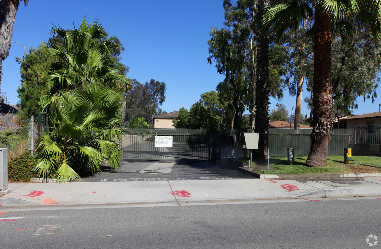 Primary Photo - Citrus Circle Apartments