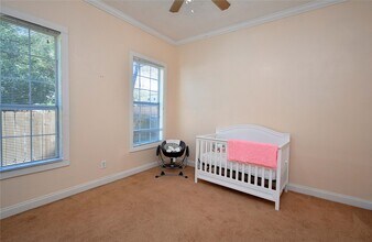 Building Photo - 504 Green St