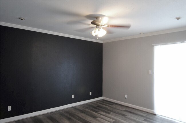 Building Photo - 8427 Hearth Dr