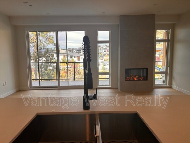 Photo du bâtiment - 9654-9654 Benchland Dr