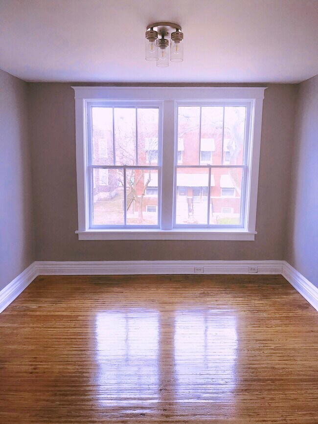 Building Photo - 2834 Sidney St