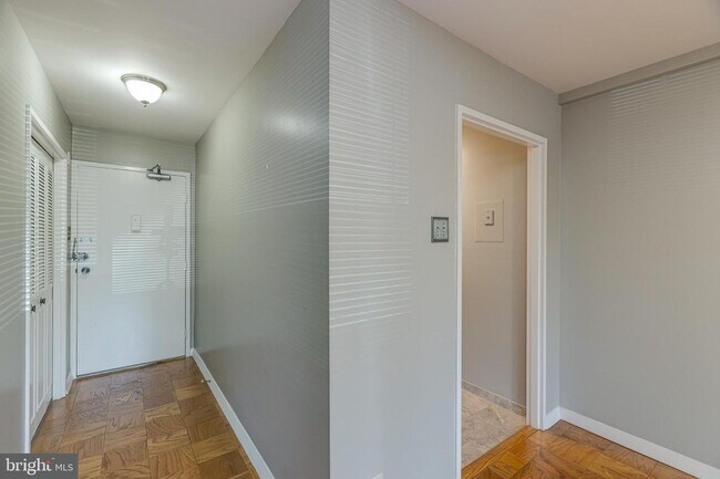Foto del edificio - 1200 N Nash St