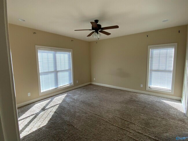 Foto del edificio - 111 Fawn Forest Dr