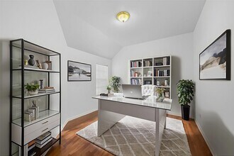 Building Photo - 13130 Yaupon Holly Ln