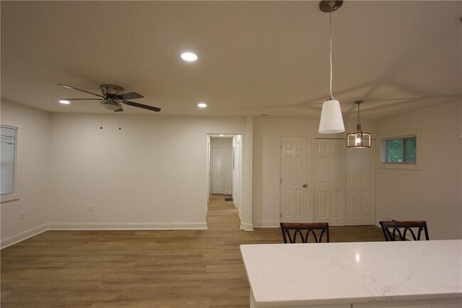 Foto del edificio - 3533 Larkspur Terrace