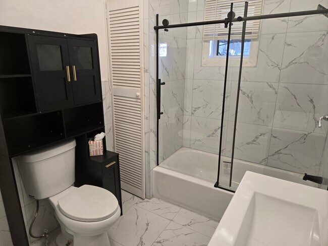 Foto del edificio - 4514 NE 1st Ave