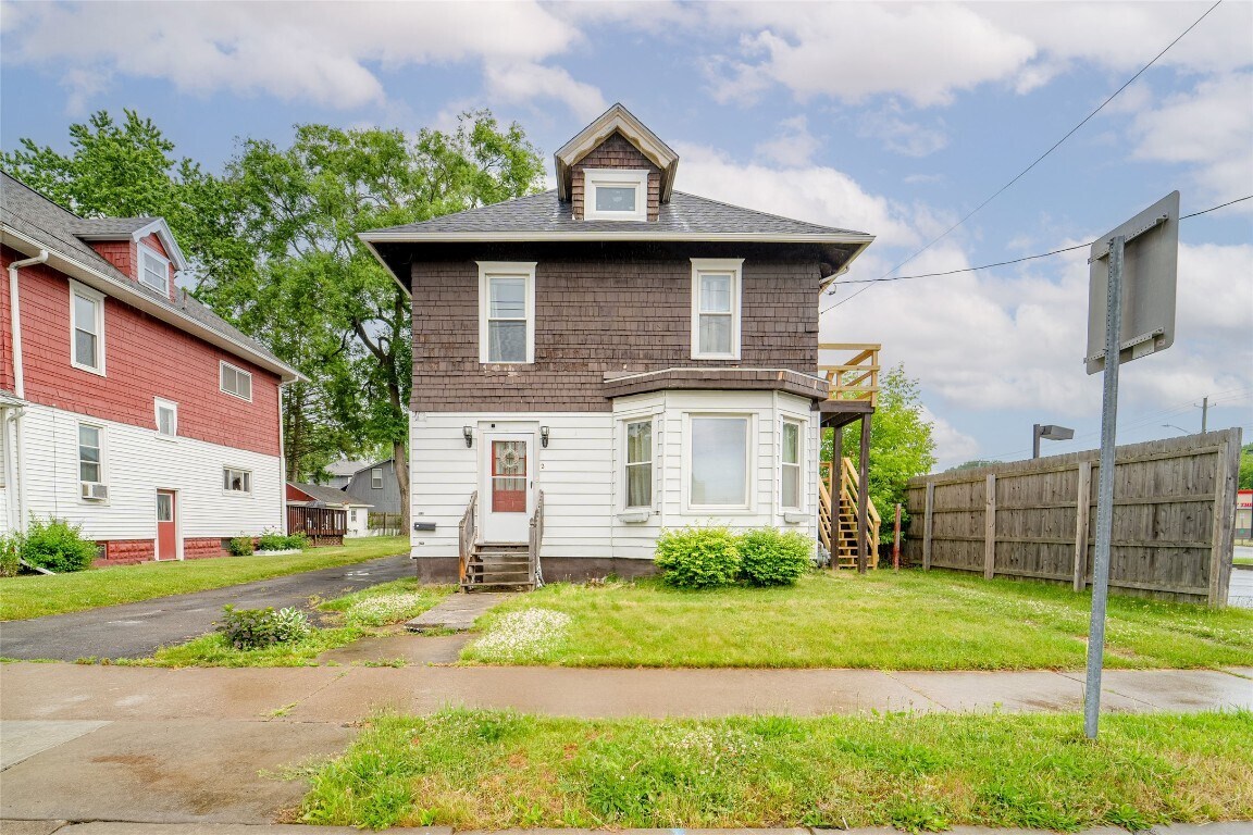 Primary Photo - 2 Bigelow St