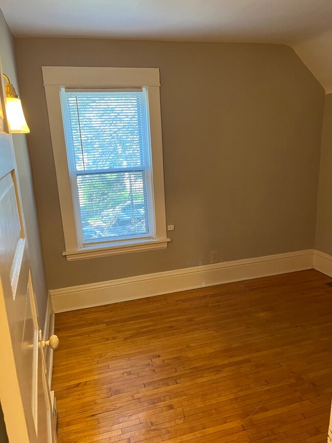 Foto del edificio - 872 19th Ave SE