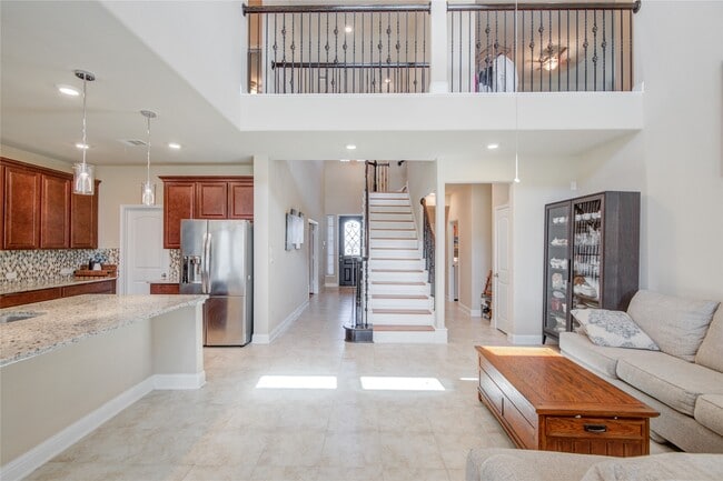 Building Photo - 12902 Oak Fls Dr