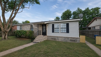 Building Photo - 9 Carol Ct