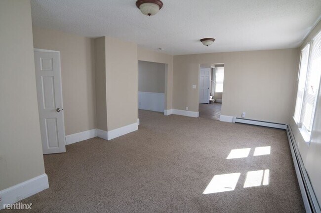 Building Photo - 3 br, 1 bath House - 681 Saint Albans Stre...