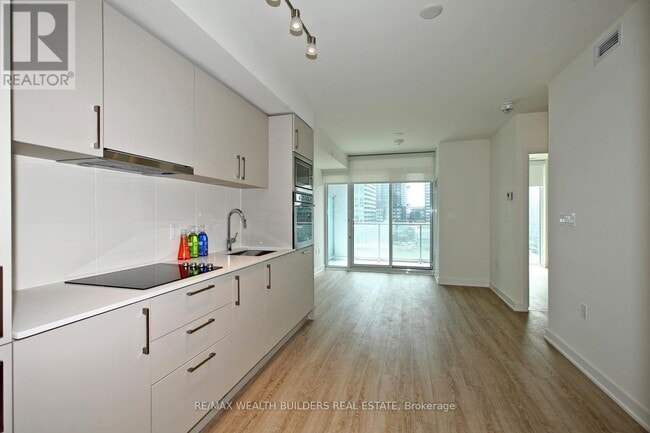 Photo du bâtiment - 27 Bathurst St