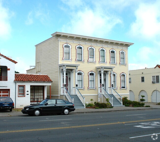Building Photo - 1213-1215 Sacramento St