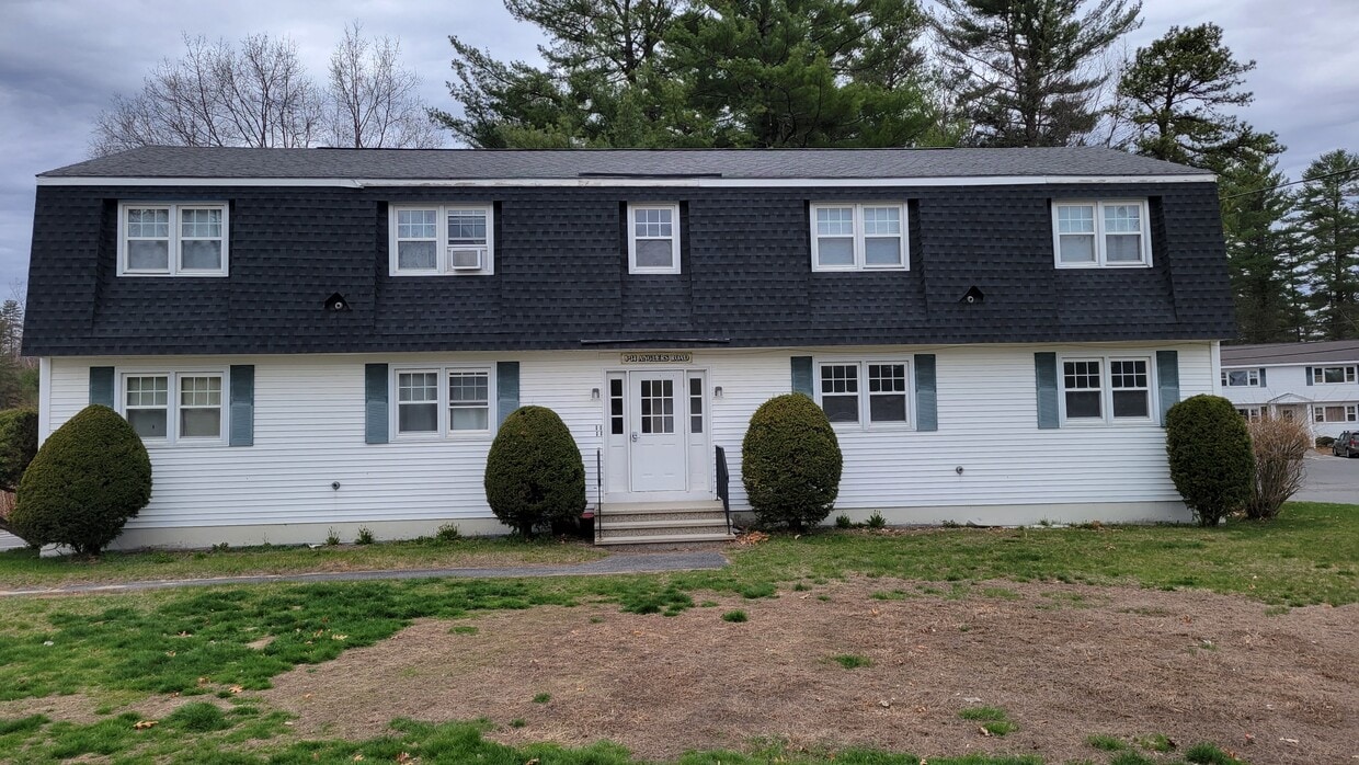 Primary Photo - 12 Anglers Rd