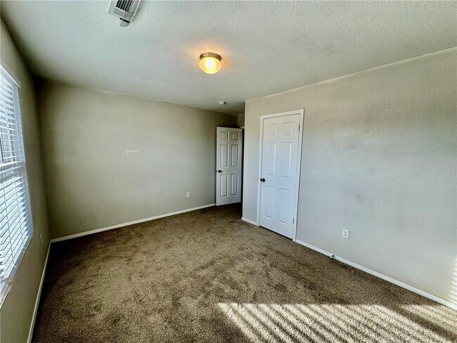 Foto del edificio - 816 NW 68th Ave