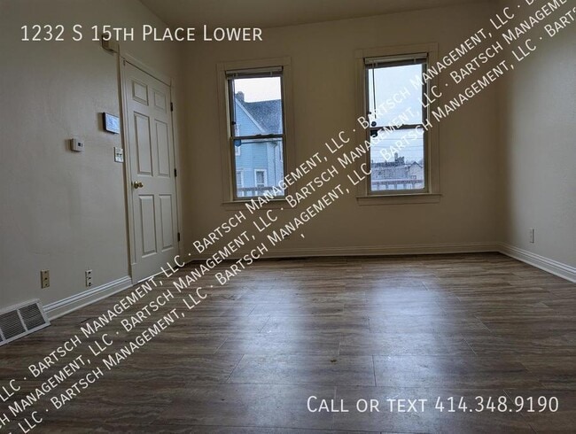 Building Photo - 1232 S 15th Pl