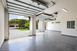 Building Photo - 2854 Coach House Way