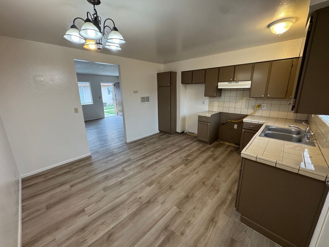 Foto principal - 516 N M St