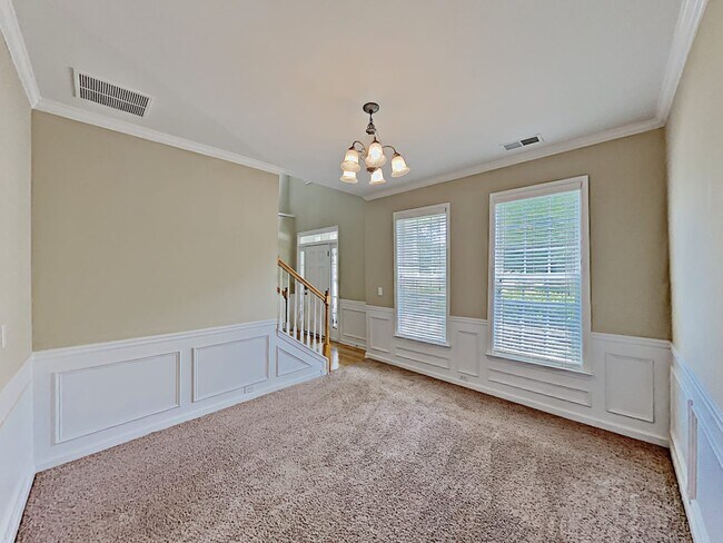 Foto del edificio - 4541 Columbus Cir