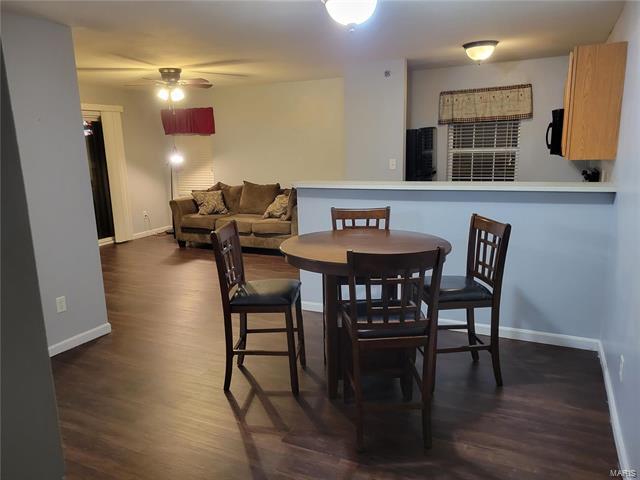 Foto del edificio - 11101 Spring Creek Ln