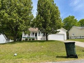 Building Photo - 104 Birch Tree Ln