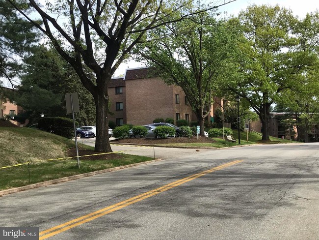 Foto del edificio - 1637 Oakwood Dr