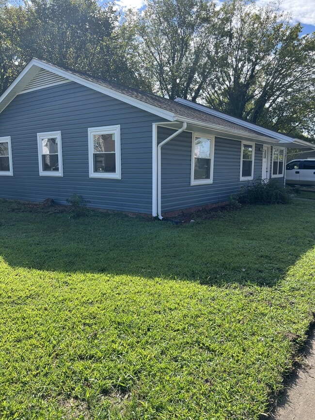 Building Photo - 4124 Powhatan Ave