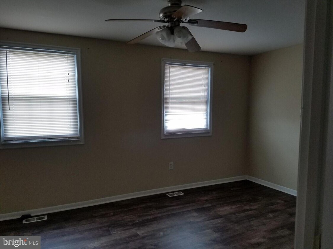 Foto principal - 6407 Jefferson Pl