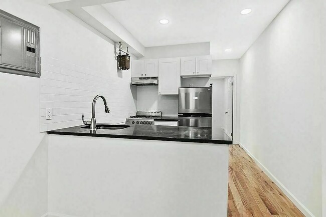 Foto del edificio - Two Bedroom Apartment UES